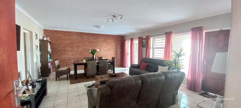 4 Bedroom Property for Sale in Gustrouw Western Cape